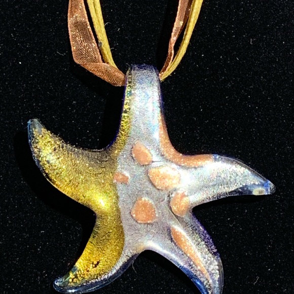 Necklaces - Picture 5 of 7